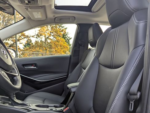 Used 2024 Toyota Corolla XLE image 9