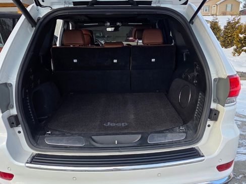 Used 2017 Jeep Grand Cherokee Summit image 9