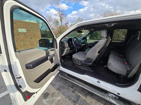 Used 2016 Ford F150 XLT w/ Equipment Group 301A Mid image 5