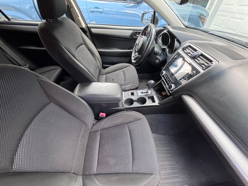 Used 2018 Subaru Outback 2.5i Premium AWD/4WD image 24