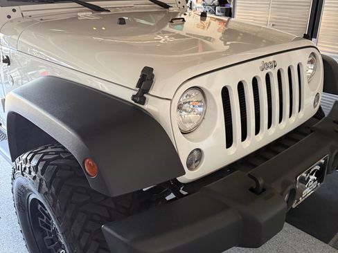 Used 2017 Jeep Wrangler Unlimited Sport w/ Quick Order Package 24S AWD/4WD image 8