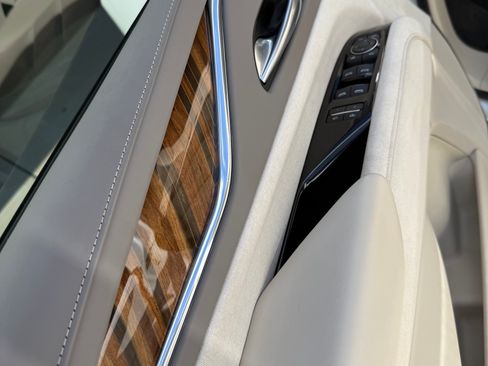 Used 2023 Cadillac Escalade Sport Platinum AWD/4WD image 10