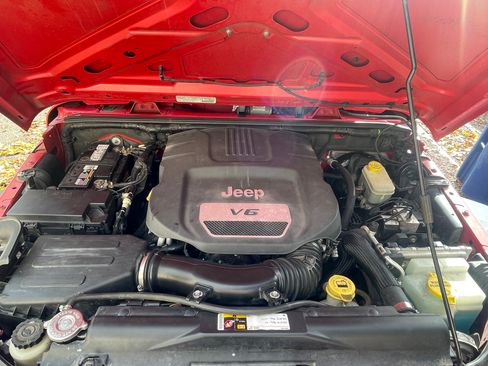 Used 2014 Jeep Wrangler Unlimited Sport w/ Quick Order Package 24S image 11