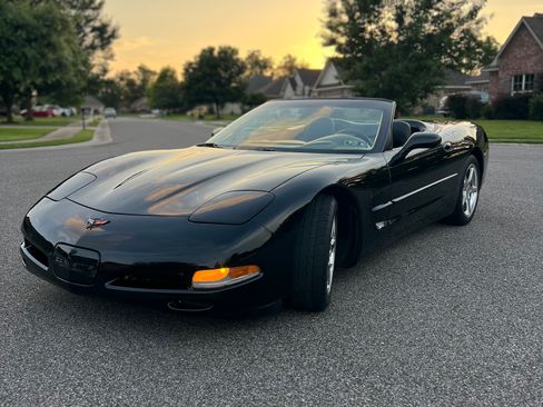 Used 2001 Chevrolet Corvette Convertible w/ Preferred Equipment Group2 RWD image 13
