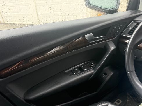 Used 2018 Audi Q5 2.0T Premium image 24