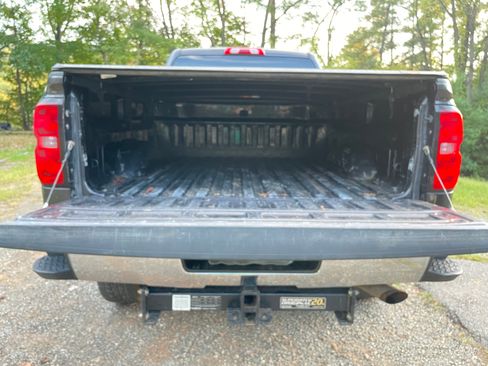 Used 2015 Chevrolet Silverado 2500 LT w/ Z71 Package, Off-Road image 9