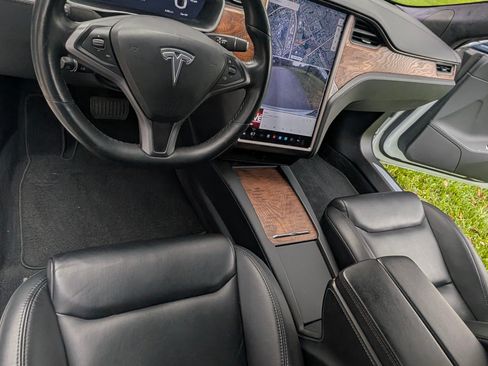 Used 2020 Tesla Model S Long Range Plus image 19