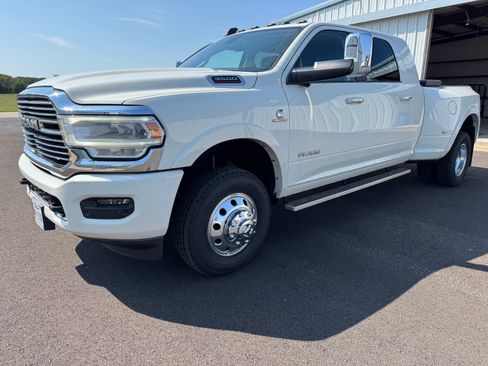 Used 2020 RAM 3500 Laramie image 2