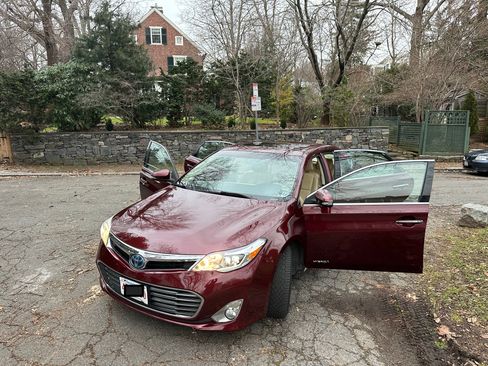 Used 2013 Toyota Avalon Limited image 6