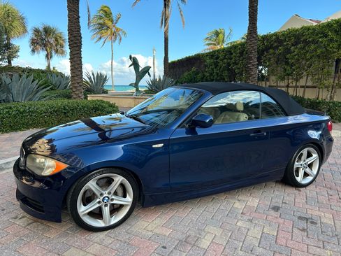 Used 2011 BMW 135i Convertible RWD image 20