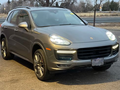 Used 2016 Porsche Cayenne GTS AWD/4WD image 4