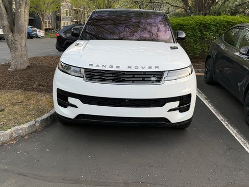 Used 2023 Land Rover Range Rover Sport SE image 14