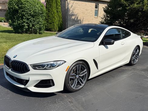 Used 2022 BMW M850i xDrive Coupe w/ M Carbon Exterior Package AWD/4WD image 2