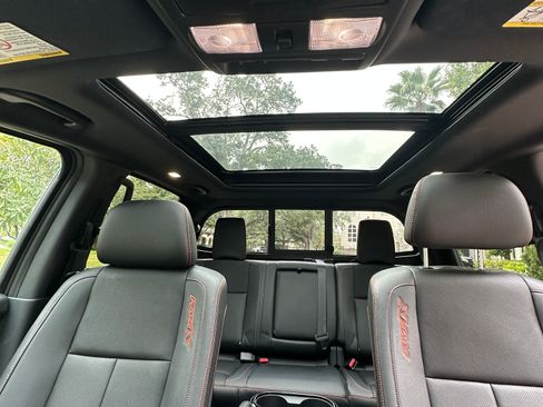 Used 2024 Nissan Titan PRO-4X w/ Pro-4x Convenience Package image 20