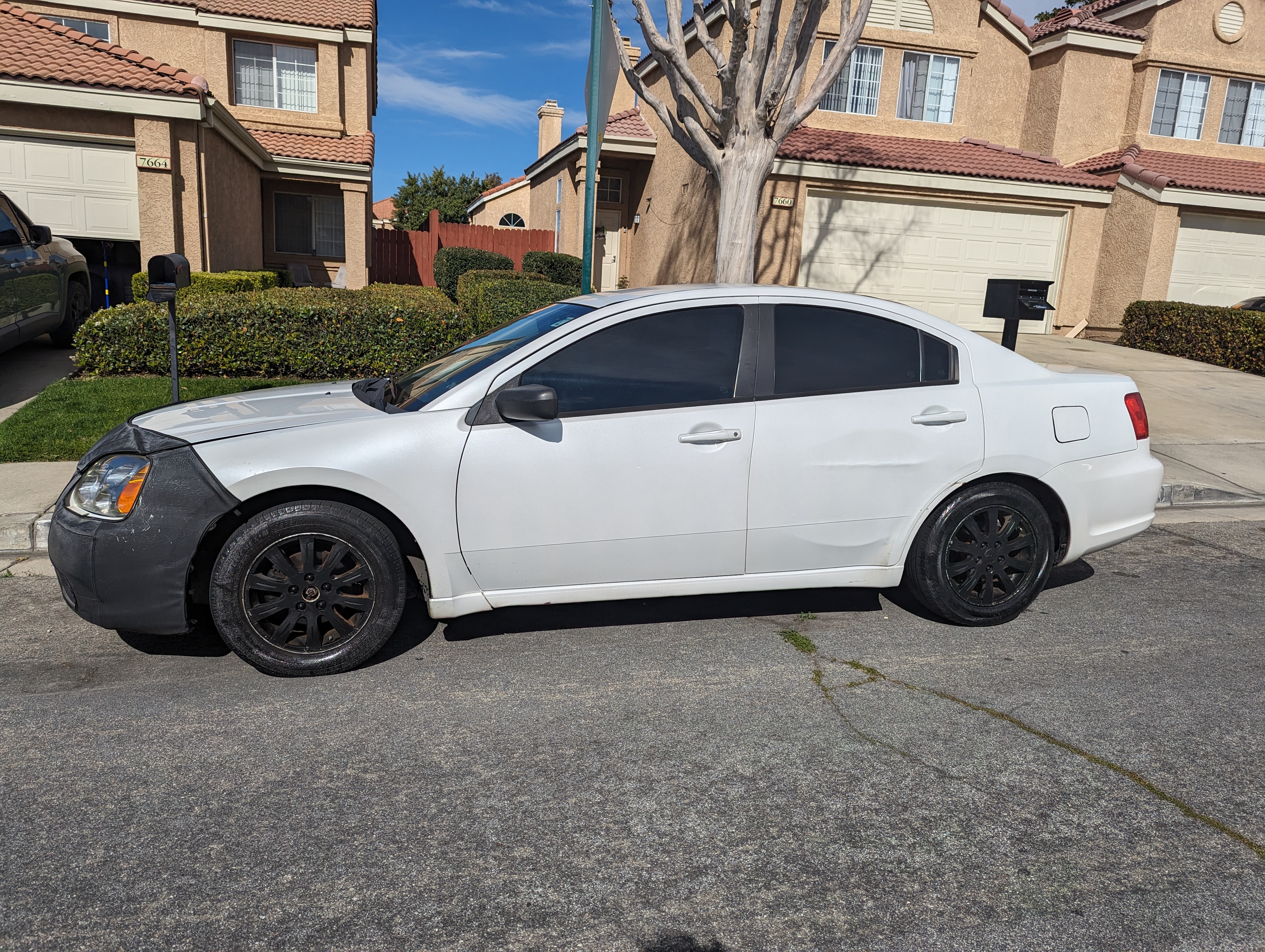 Used 2012 Mitsubishi Galant FWD image 1