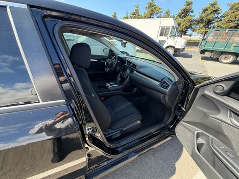 Used 2018 Honda Civic EX image 8