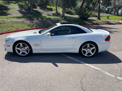 Used 2009 Mercedes-Benz SL 550 image 4