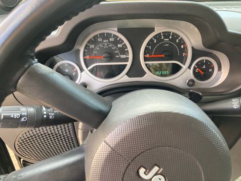 Used 2009 Jeep Wrangler Rubicon w/ PWR Convenience Group image 18