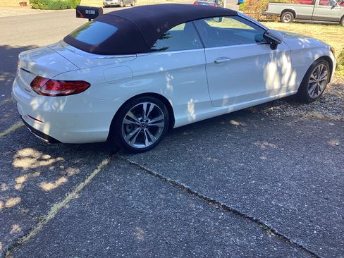 Used 2017 Mercedes-Benz C 300 4MATIC Cabriolet image 10