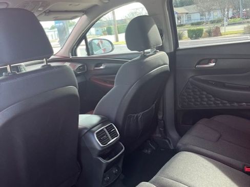 Used 2019 Hyundai Santa Fe SE image 19