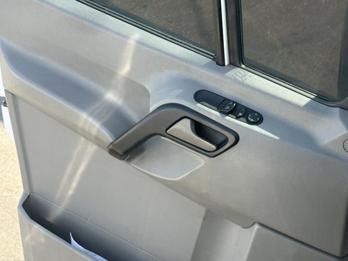 Used 2014 Mercedes-Benz Sprinter 3500 image 15