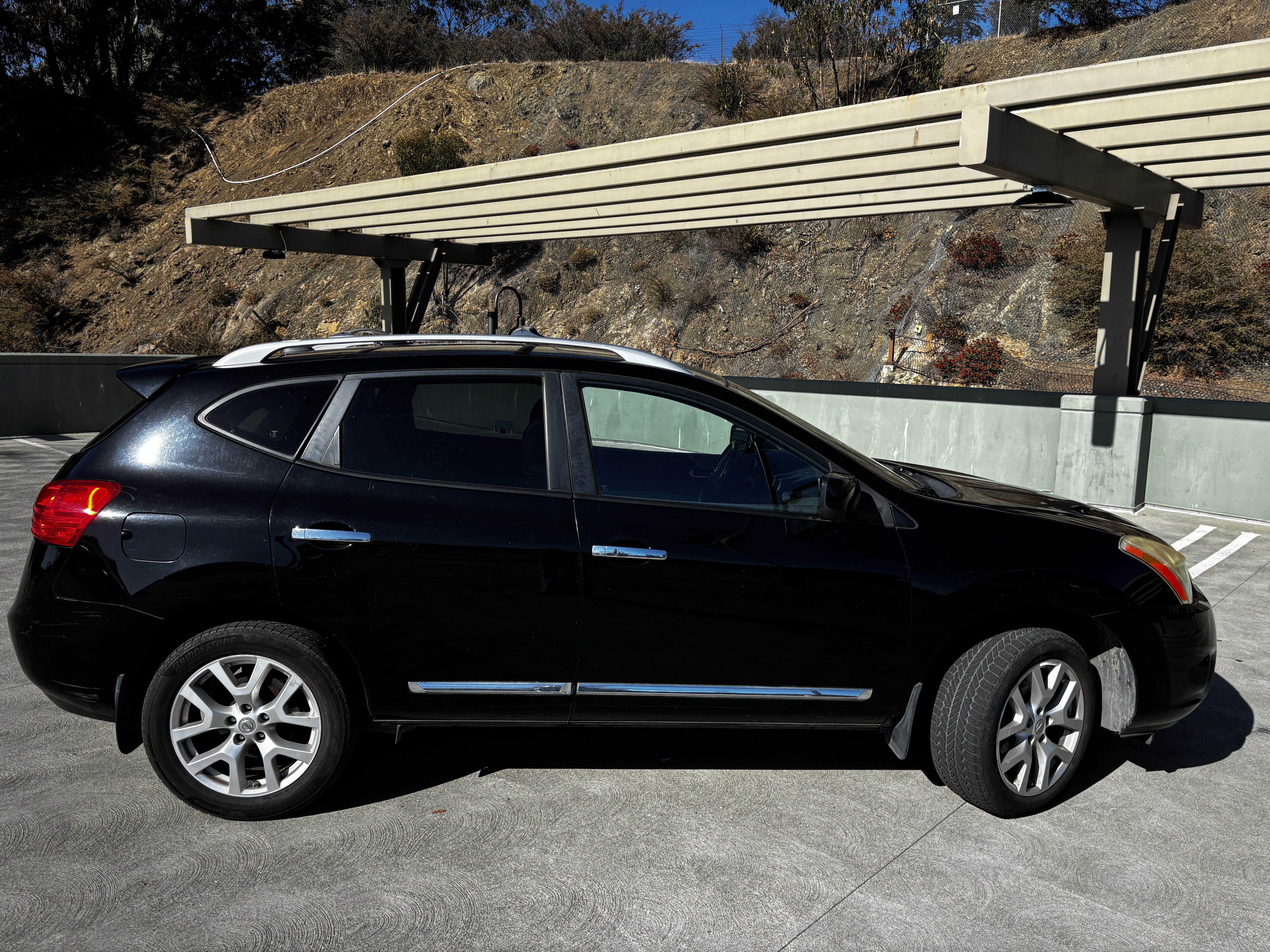 Used 2012 Nissan Rogue SL AWD/4WD image 5