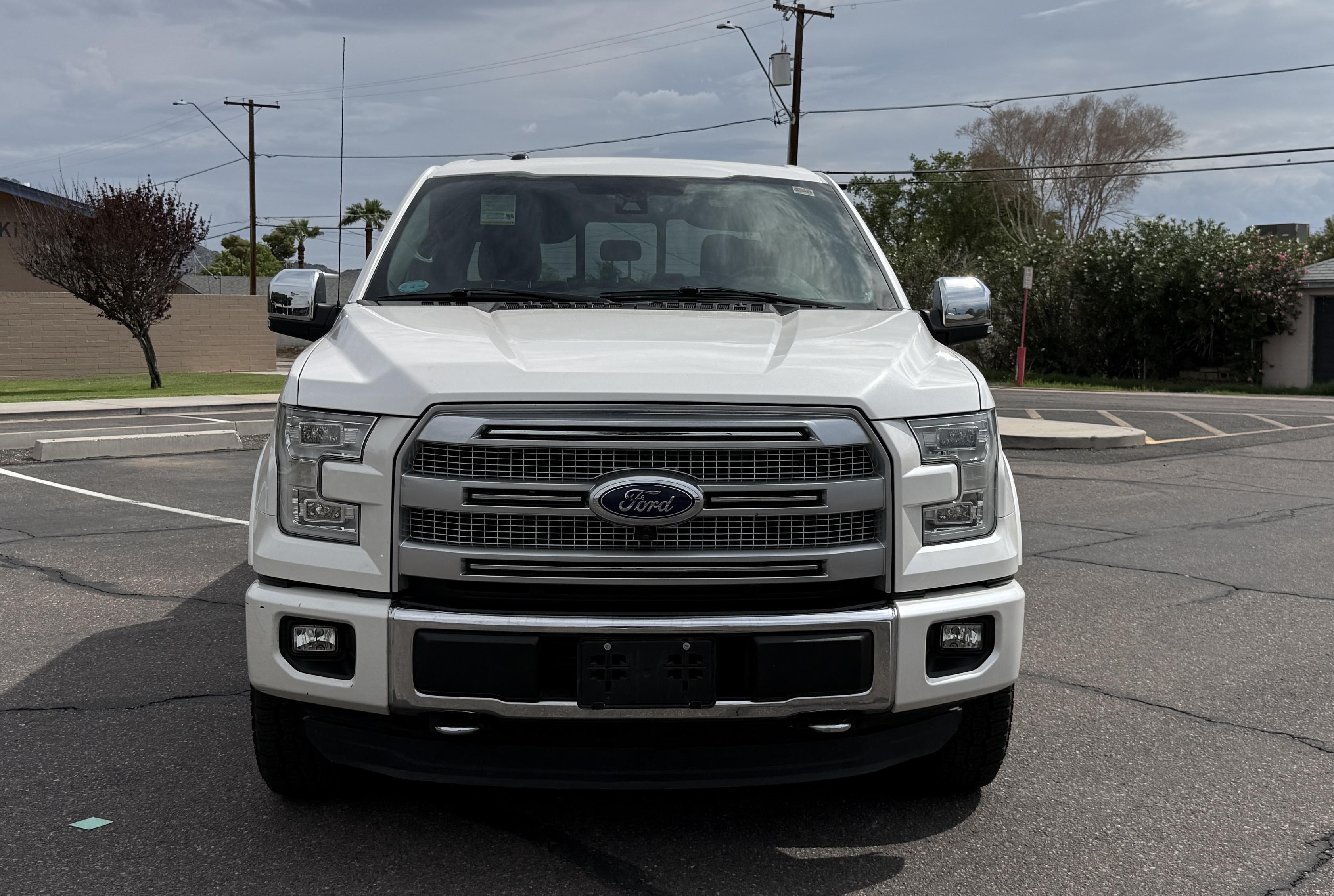 Used 2015 Ford F150 Platinum w/ Equipment Group 701A Luxury AWD/4WD image 4
