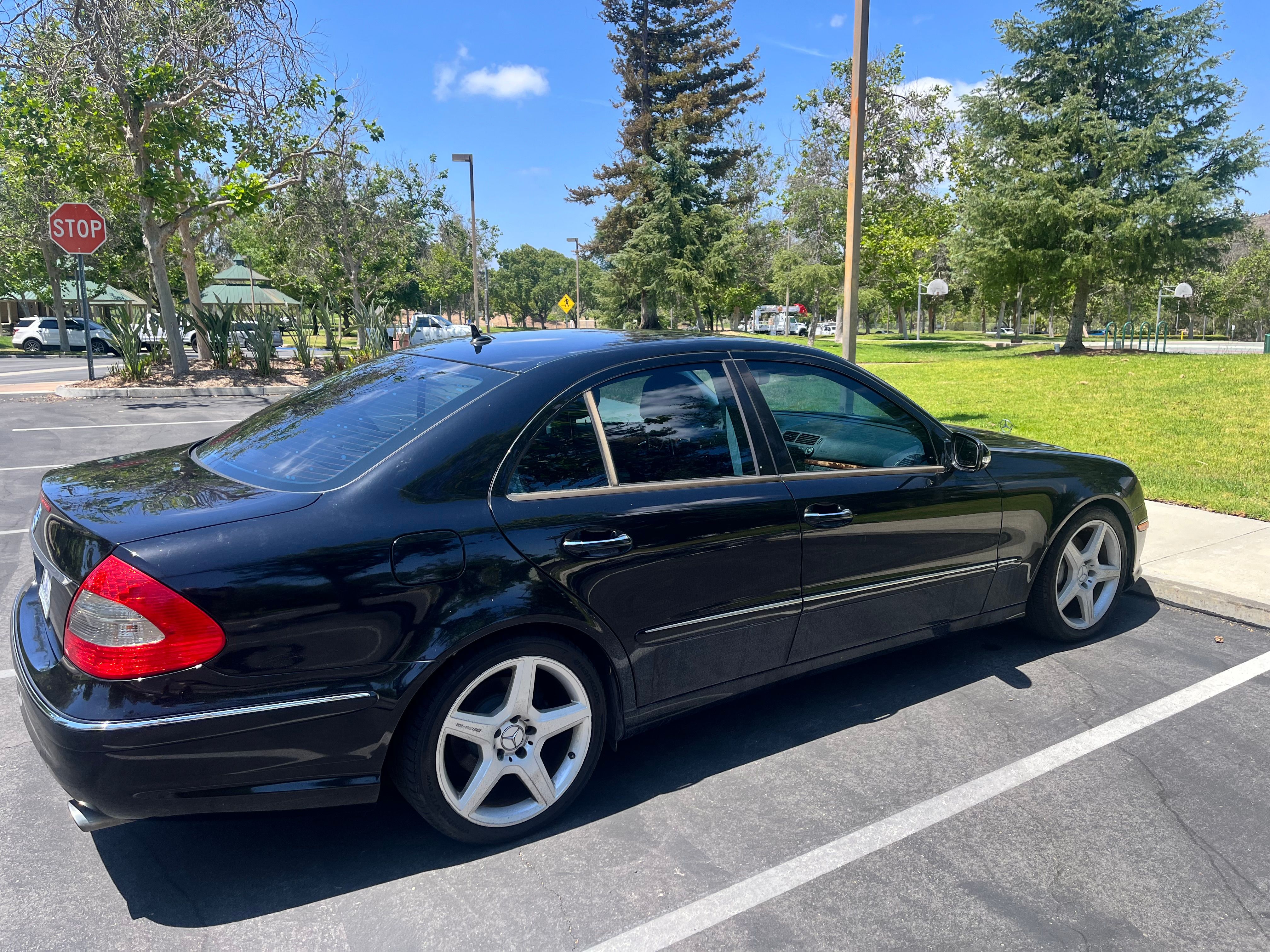 Used 2009 Mercedes-Benz E 350 Sedan image 4