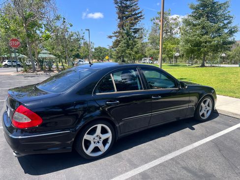 Used 2009 Mercedes-Benz E 350 Sedan image 4