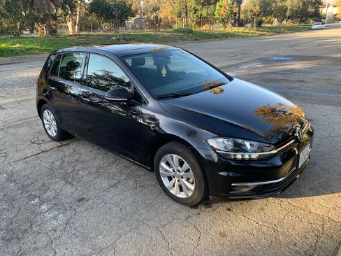 Used 2020 Volkswagen Golf 4-Door image 4