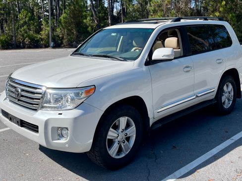 Used 2013 Toyota Land Cruiser image 4