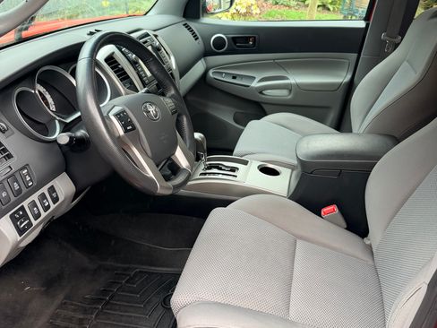 Used 2013 Toyota Tacoma 4x4 Double Cab w/ TRD Off-Road Pkg image 13