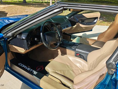 Used 1995 Chevrolet Corvette Coupe image 10