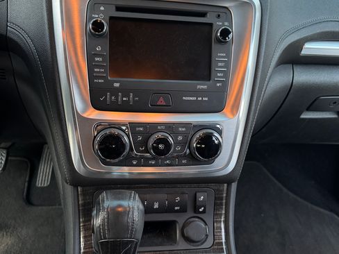 Used 2014 GMC Acadia SLT image 13