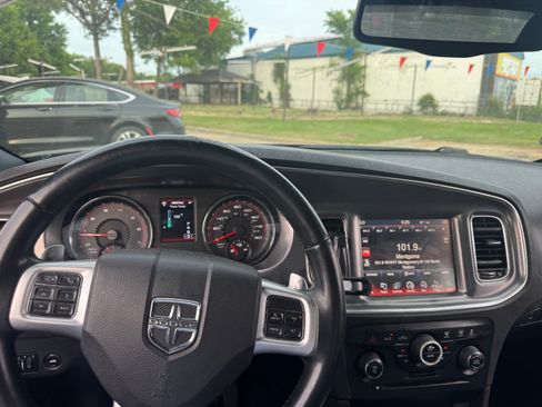 Used 2014 Dodge Charger R/T w/ Blacktop Package image 10