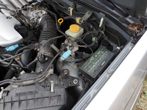 Used 2001 Nissan Pathfinder SE image 30