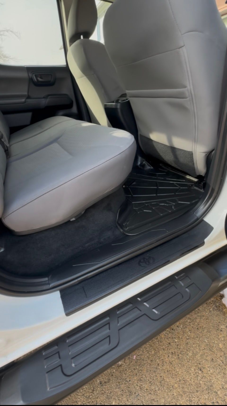 Used 2020 Toyota Tacoma SR w/ SR Convenience Package RWD image 11