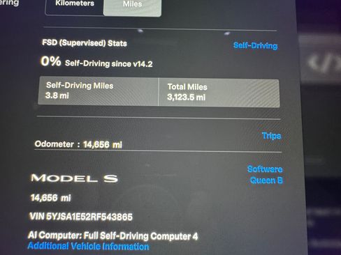 Used 2024 Tesla Model S image 12