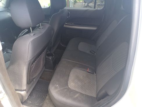 Used 2010 Chevrolet HHR LS image 11