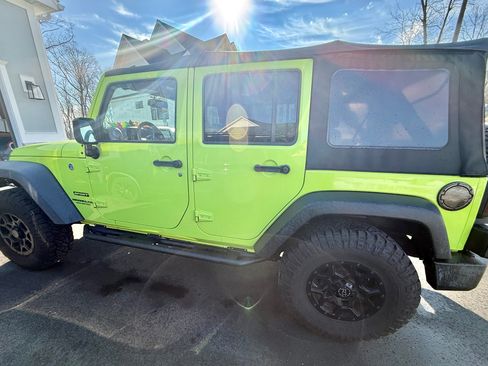 Used 2017 Jeep Wrangler Unlimited Sport w/ Quick Order Package 23S AWD/4WD image 4