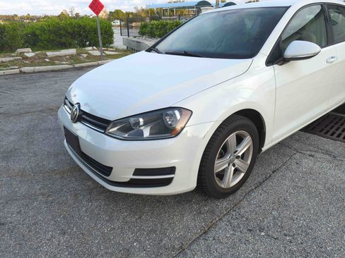 Used 2015 Volkswagen Golf TDI S image 17