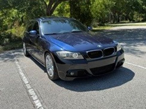Used 2011 BMW 328i xDrive Sedan image 1