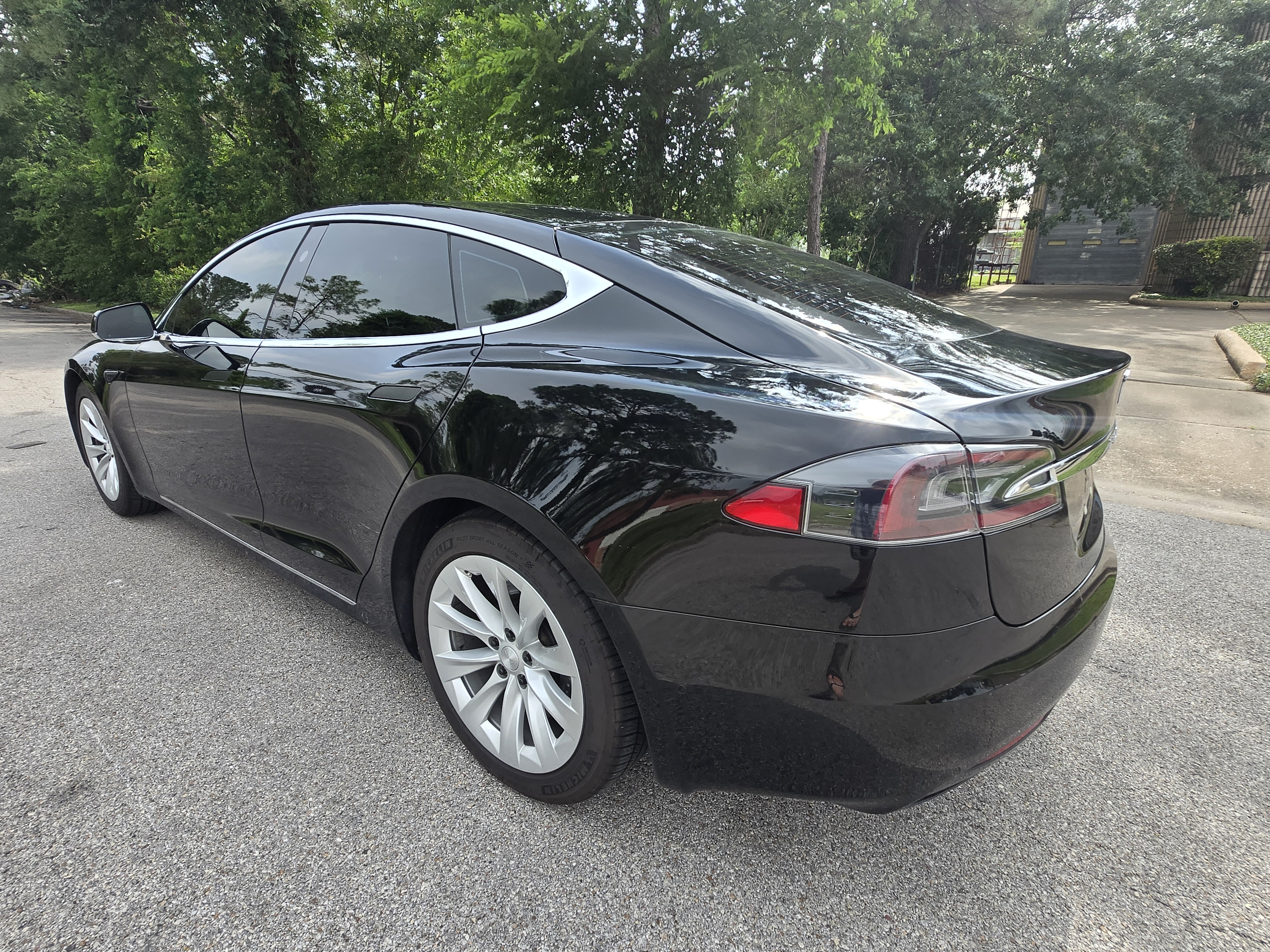 Used 2017 Tesla Model S 75 RWD image 9