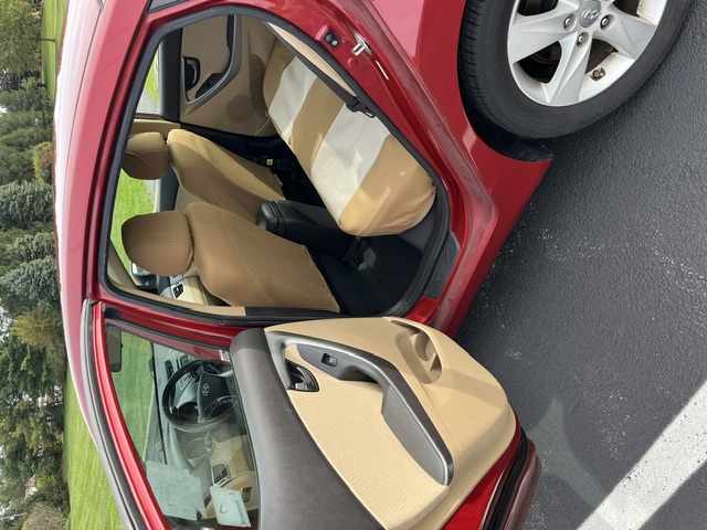 Used 2013 Hyundai Elantra GLS w/ Preferred Pkg FWD image 12