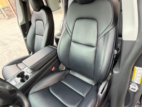 Used 2022 Tesla Model Y Performance AWD/4WD image 14