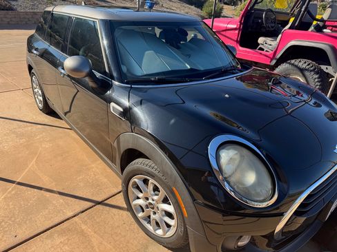 Used 2016 MINI Cooper Clubman image 2