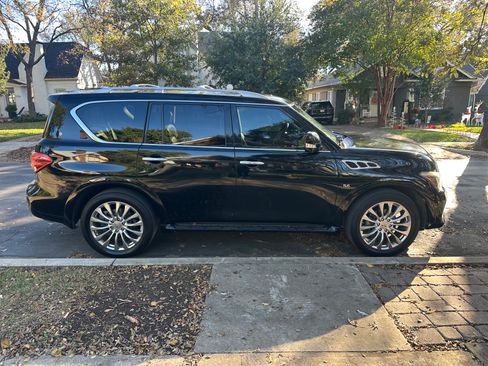 Used 2016 INFINITI QX80 Luxe w/ 22" Wheel Package image 1