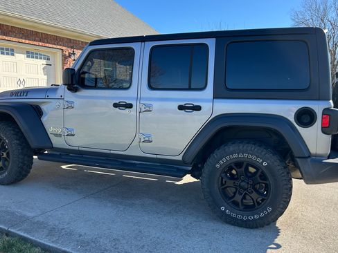 Used 2021 Jeep Wrangler Unlimited Sport image 5