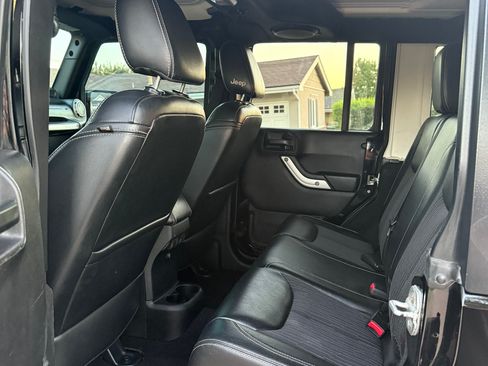 Used 2013 Jeep Wrangler Unlimited Sport image 15