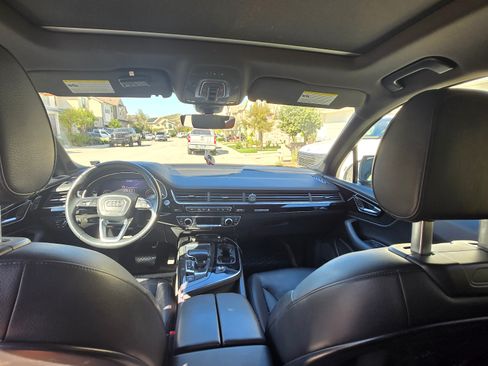 Used 2018 Audi Q7 3.0T Prestige image 1